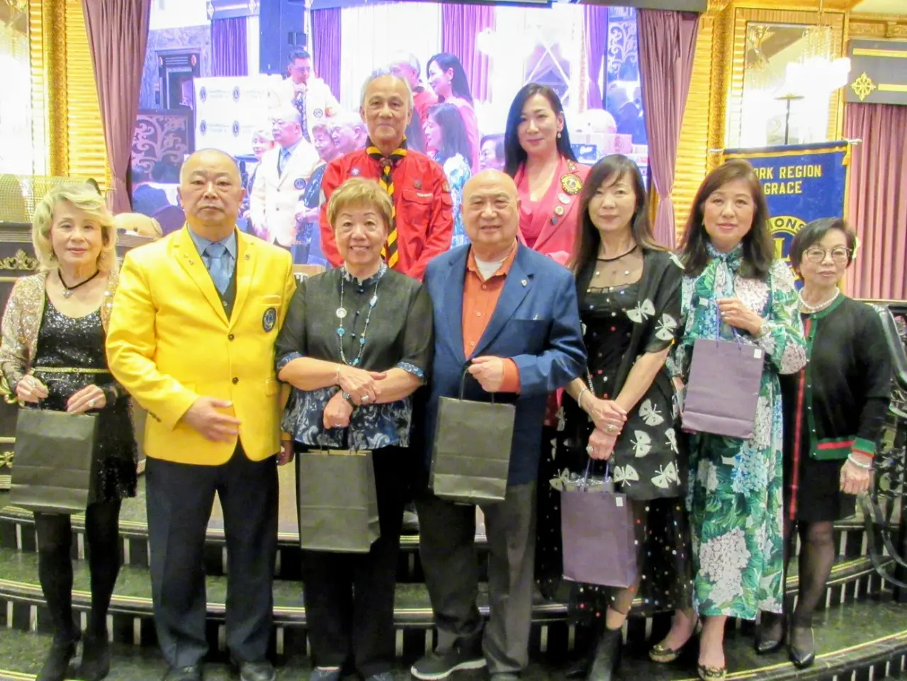 York_Region_GRACE_Lions_Club_2nd_anniversary_&_scholarship_gala_guests_received_gifts_from_lucky_draw