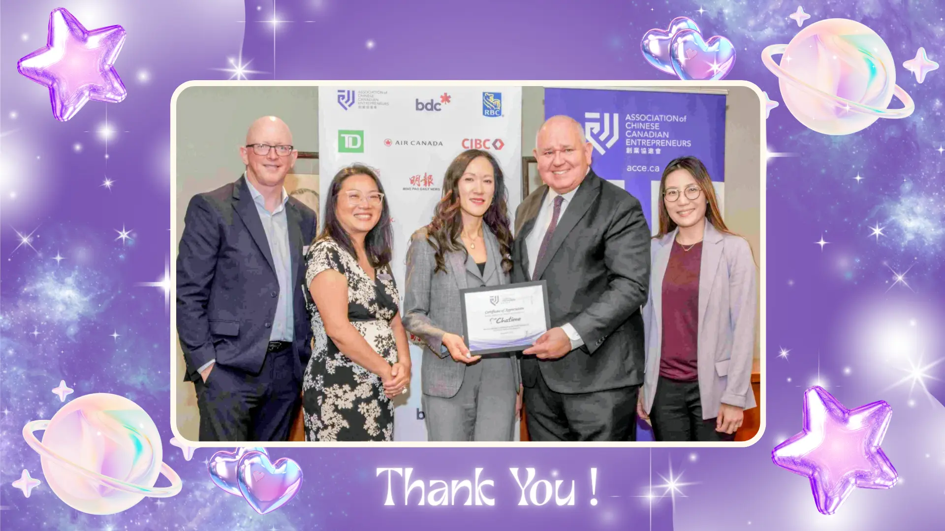 ACCE_appreciation_dinner_2025_president_Yvonne_Chan_&_Markham_mayor_Frank_Scarpitti_present_appreciation_plaque_to_drink_sponsor_Chatime_president_Trinh Tham