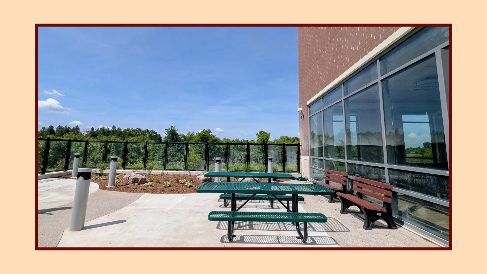 Mon_Sheong_Dr._Paul_Woo_Long_Term_Care_Centre_ground_floor_patio_area