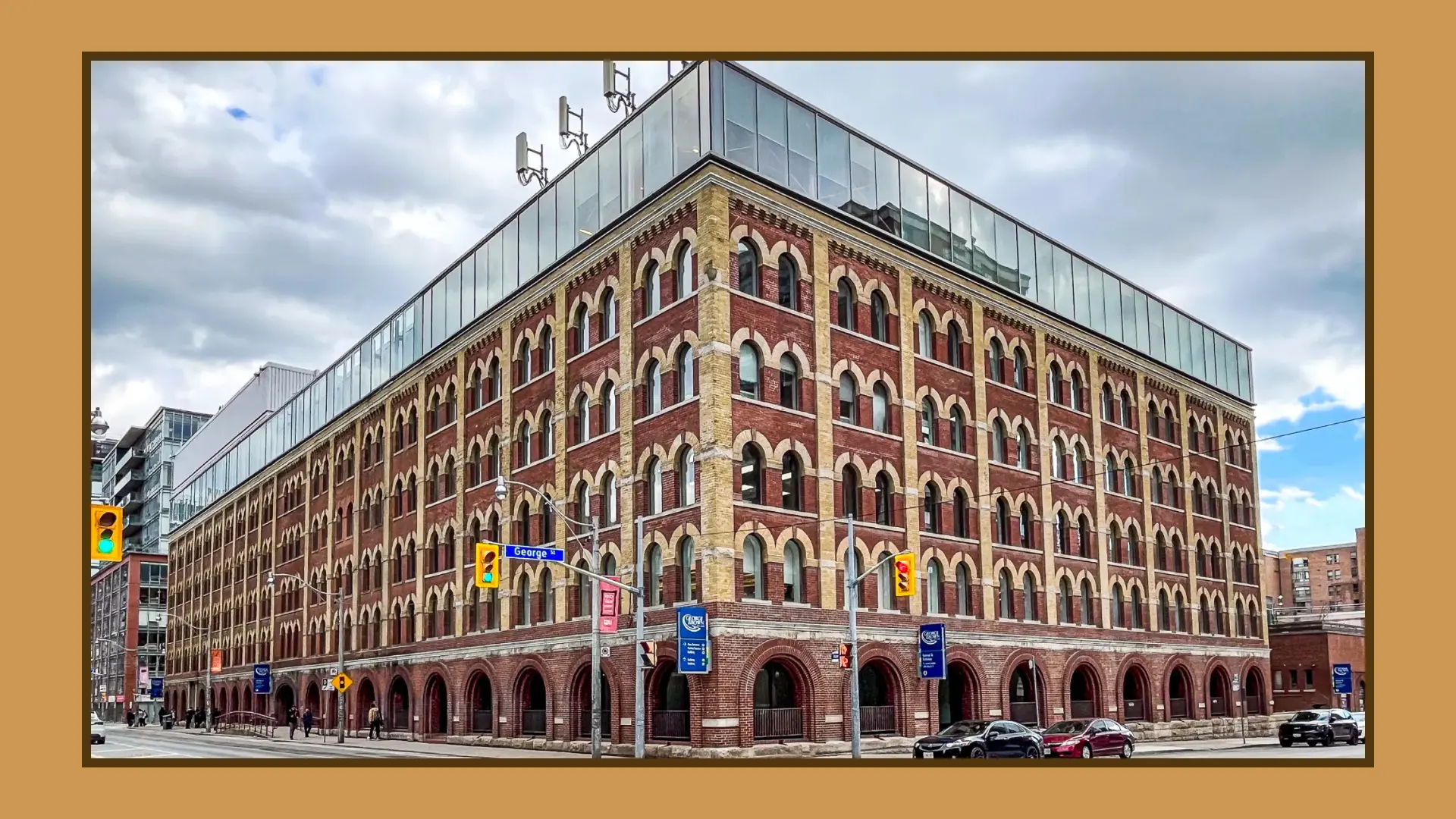 Royal_Ontario_Museum_ROMWalks_2025_King_Street