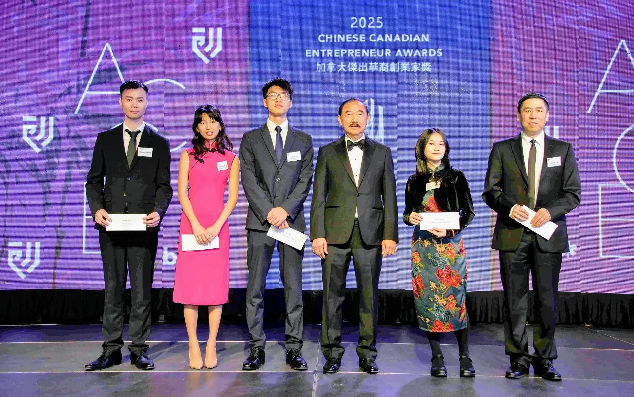 ACCE_Award_28th_gala_award_presented_scholarship