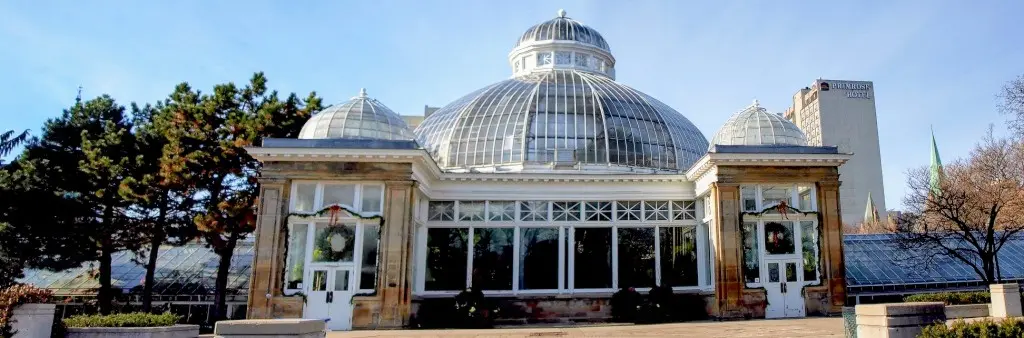 Victory_Day_2025_Toronto_Allan_Gardens_Conservatory